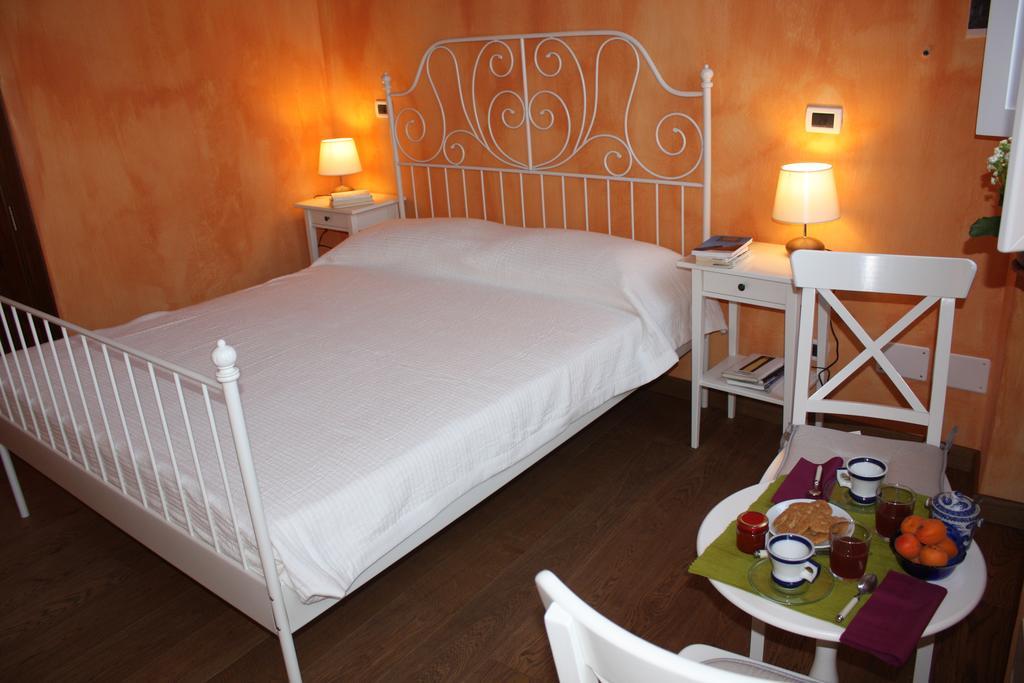 Piazzetta Consolata Bed & Breakfast Turin Phòng bức ảnh